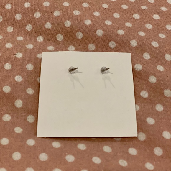 Faux pearl rectangular earrings - Picture 2 of 2